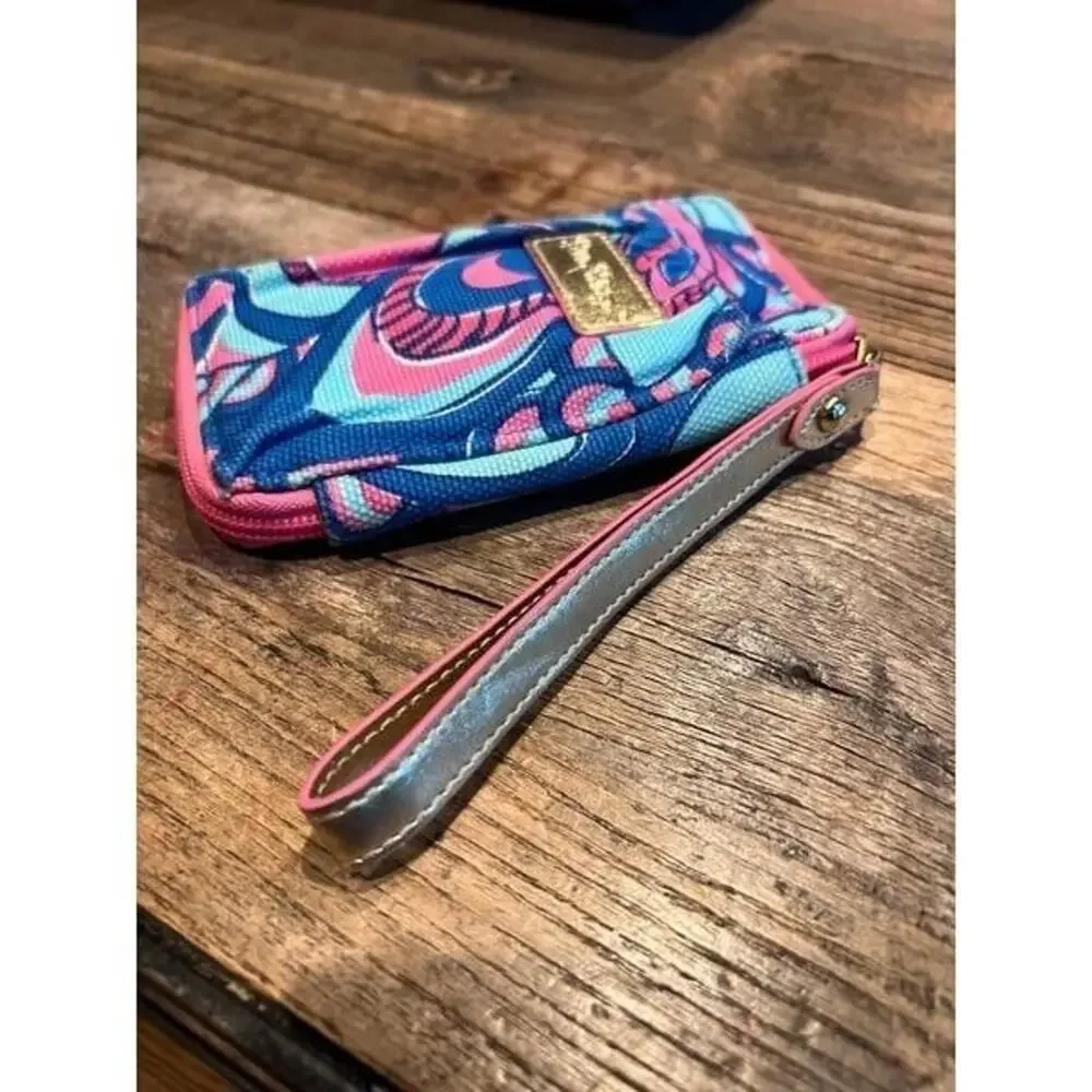 LILLY PULITZER ‘Brewster Blue’ Canvas Wristlet Wallet Gold Metallic Logo & Strap